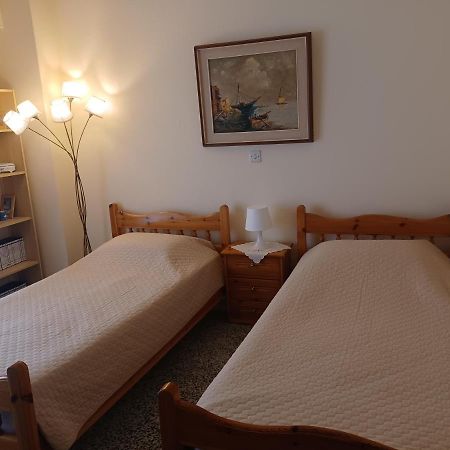 Seaside Family Apartment Loutraki Екстер'єр фото
