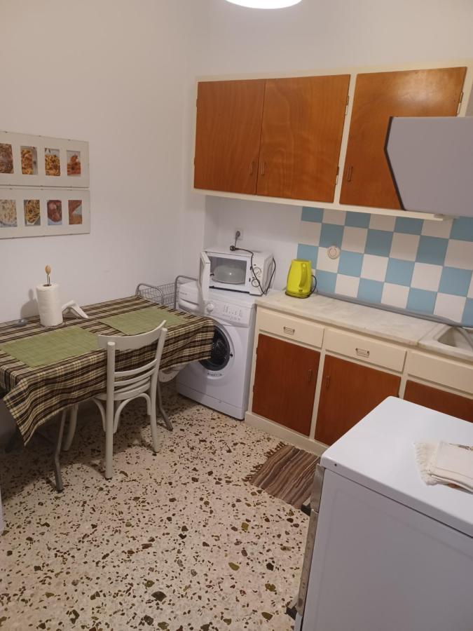 Seaside Family Apartment Loutraki Екстер'єр фото